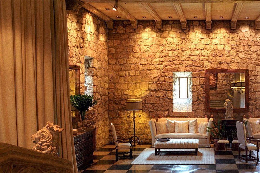 Отель Landa Бургос Интерьер фото Interior of the hotel